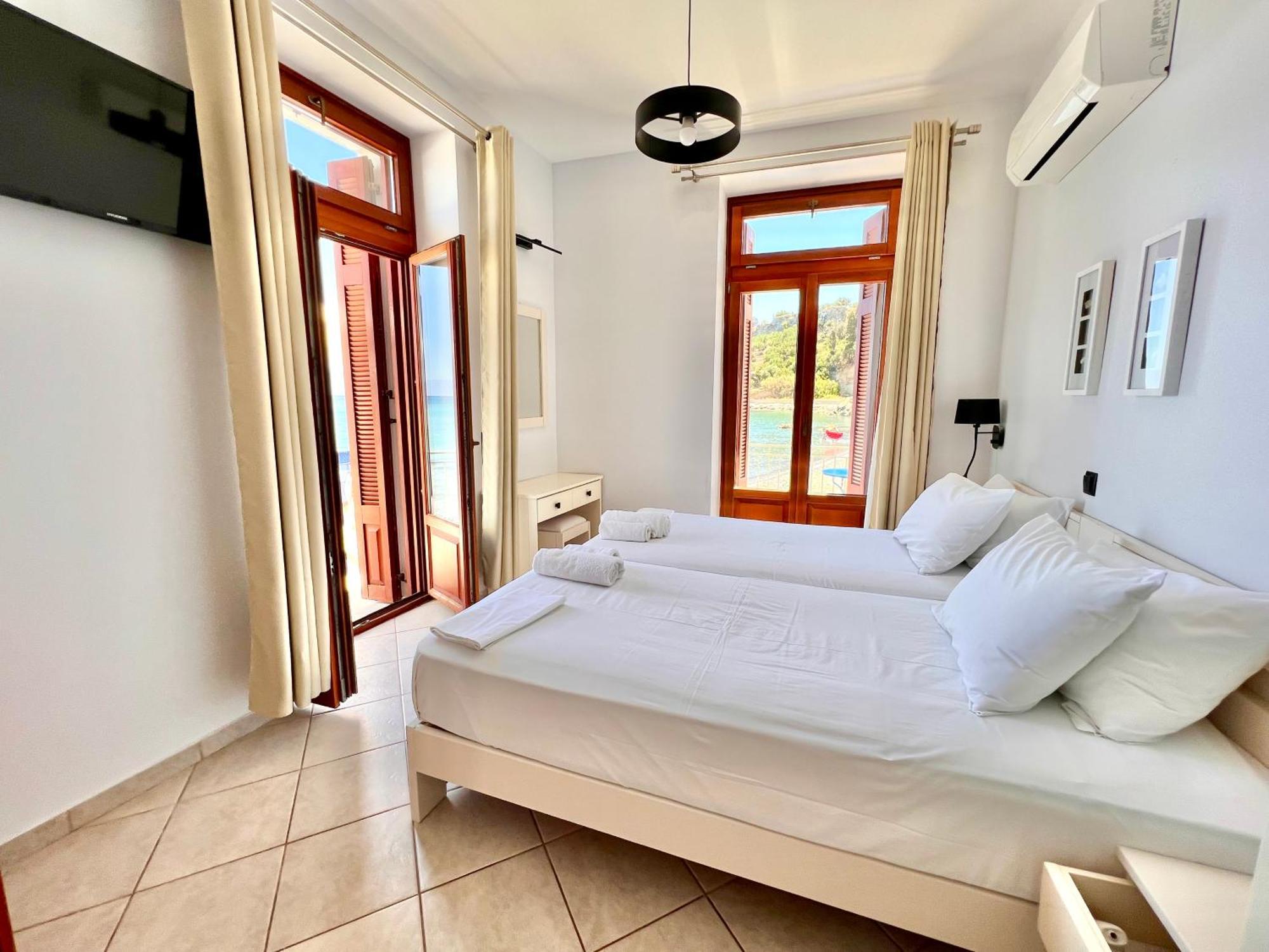 Xenios Zeus Rooms Koróni Eksteriør bilde